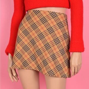 Vintage 90s/Y2K Plaid A-Line Mini Skirt in Beige with Black & Red Check Size M